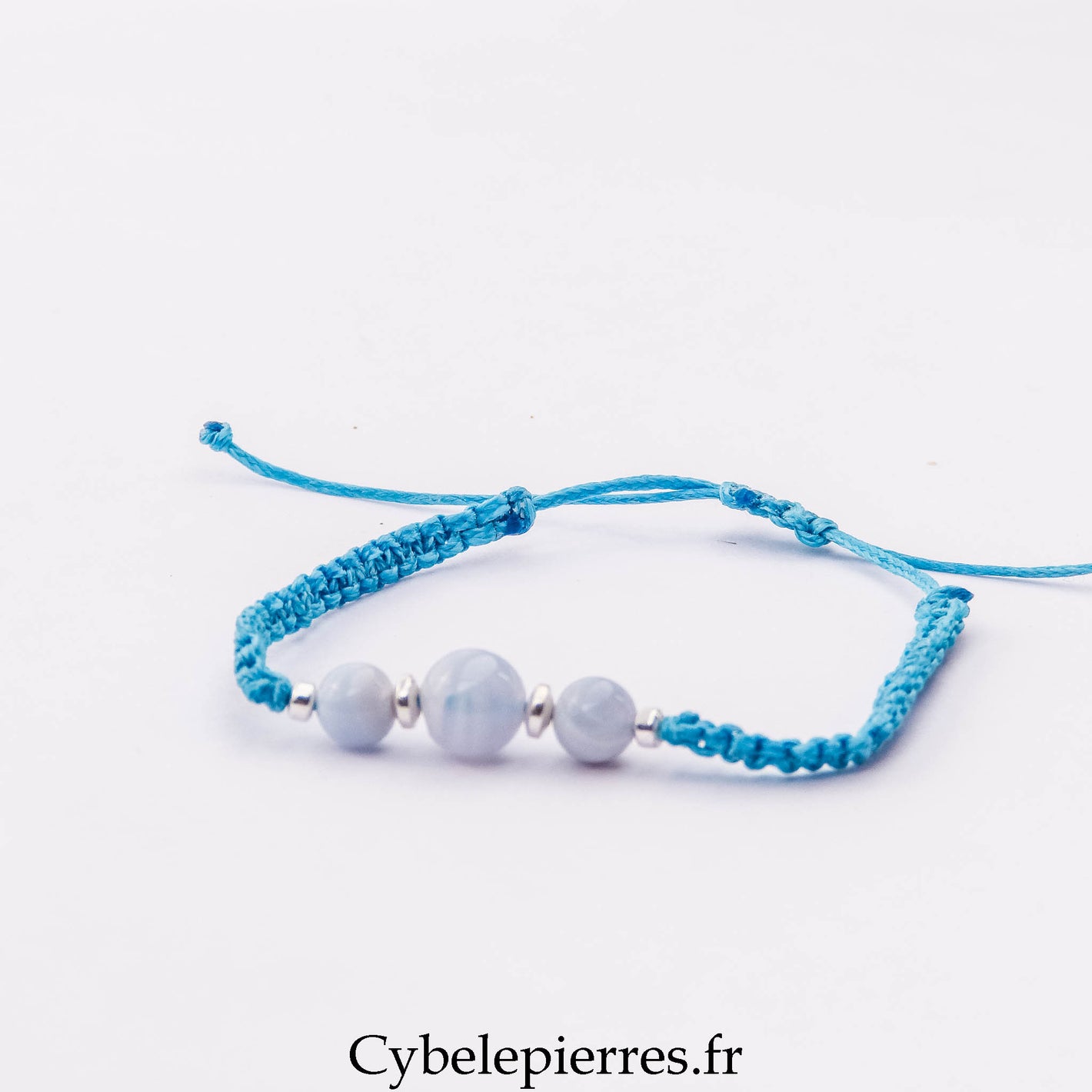 Bracelet Micro Macramé – Calcédoine Bleue (6 mm) | Harmonie, Réconfort et Expression