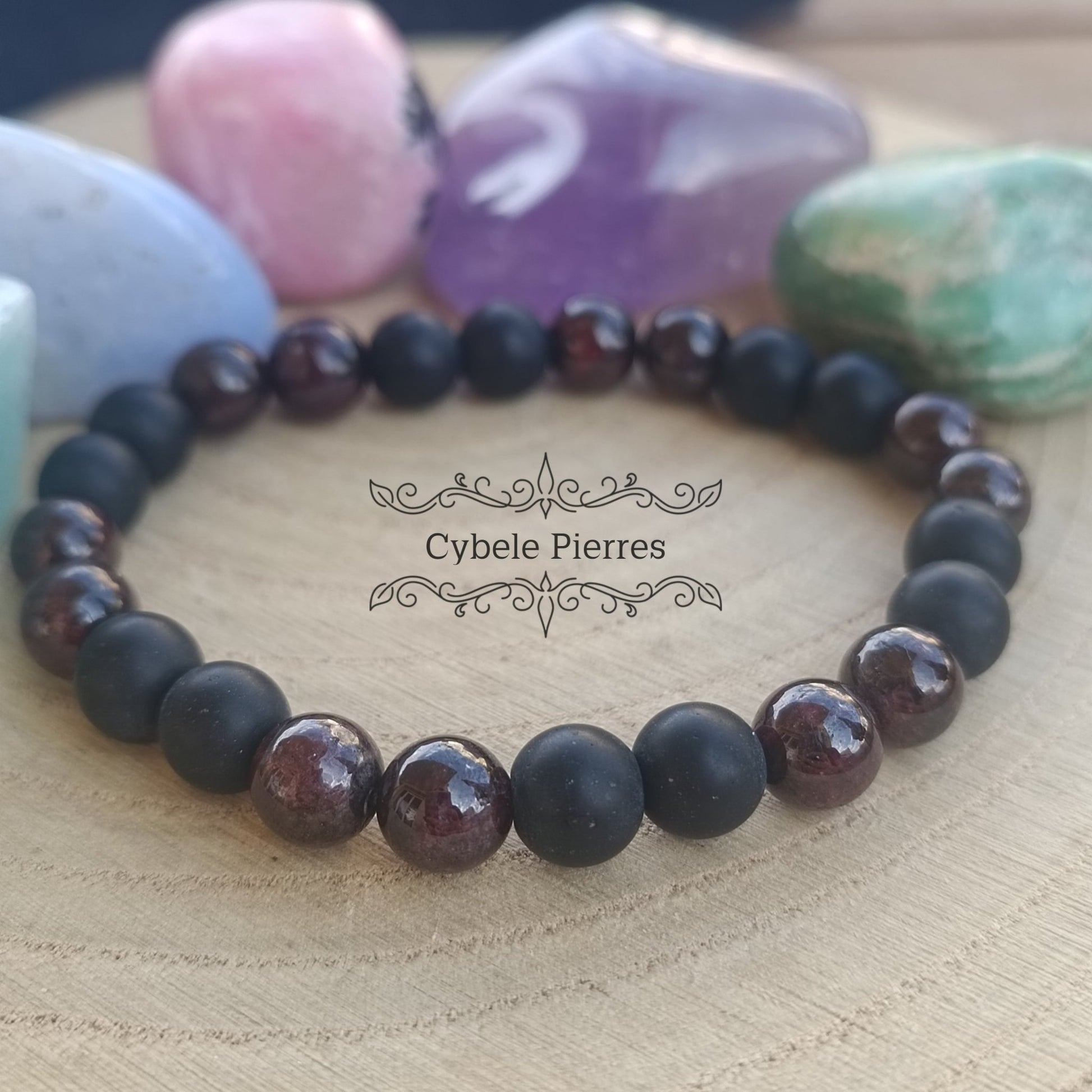 Bracelet Assurance intense: Grenat et Onyx (8mm) - 19cm - Cybele Pierres