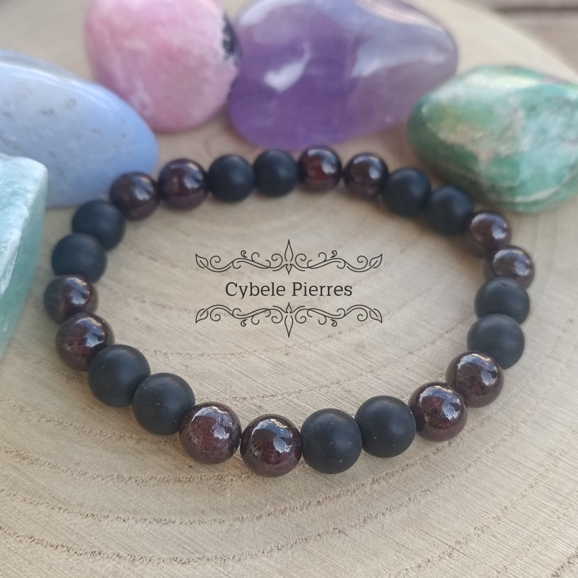 Bracelet Assurance intense: Grenat et Onyx (8mm) - 19cm - Cybele Pierres
