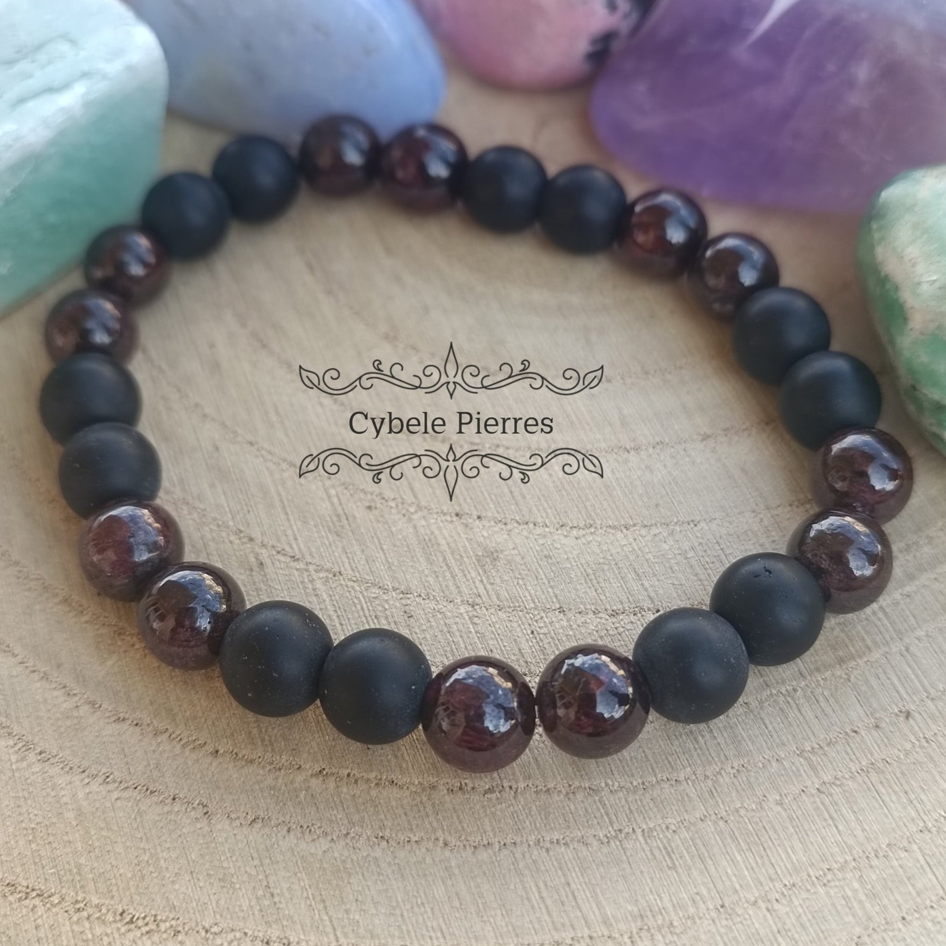 Bracelet Assurance intense: Grenat et Onyx (8mm) - 19cm - Cybele Pierres