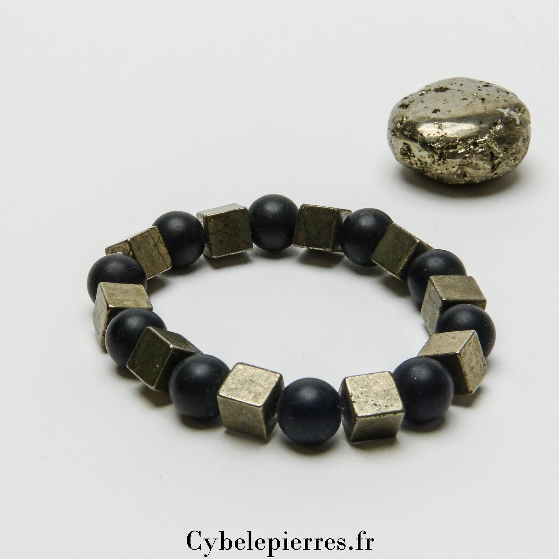 Bracelet Force - Pyrite carrée et Onyx mat (10mm) - 18cm | Protection et Résilience - Cybele Pierres