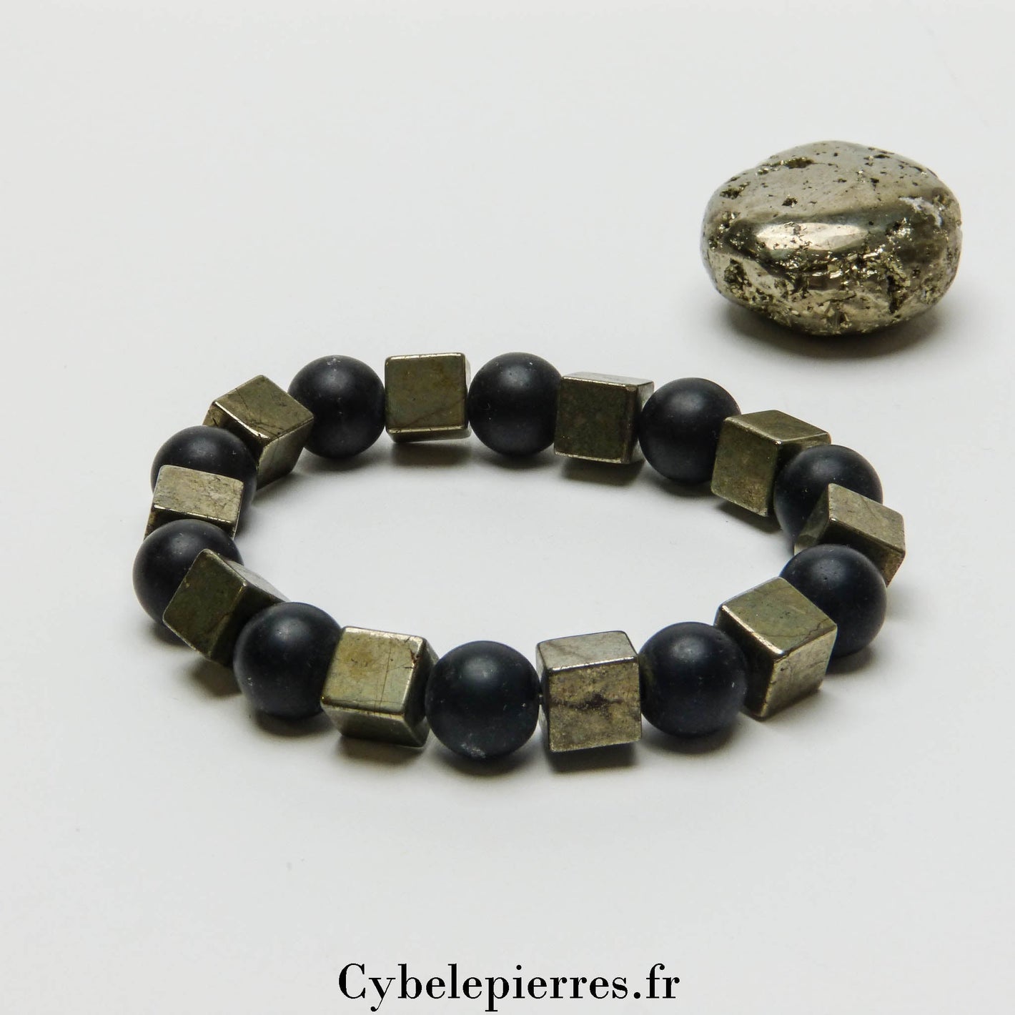 Bracelet Force - Pyrite carrée et Onyx mat (10mm) - 18cm | Protection et Résilience - Cybele Pierres