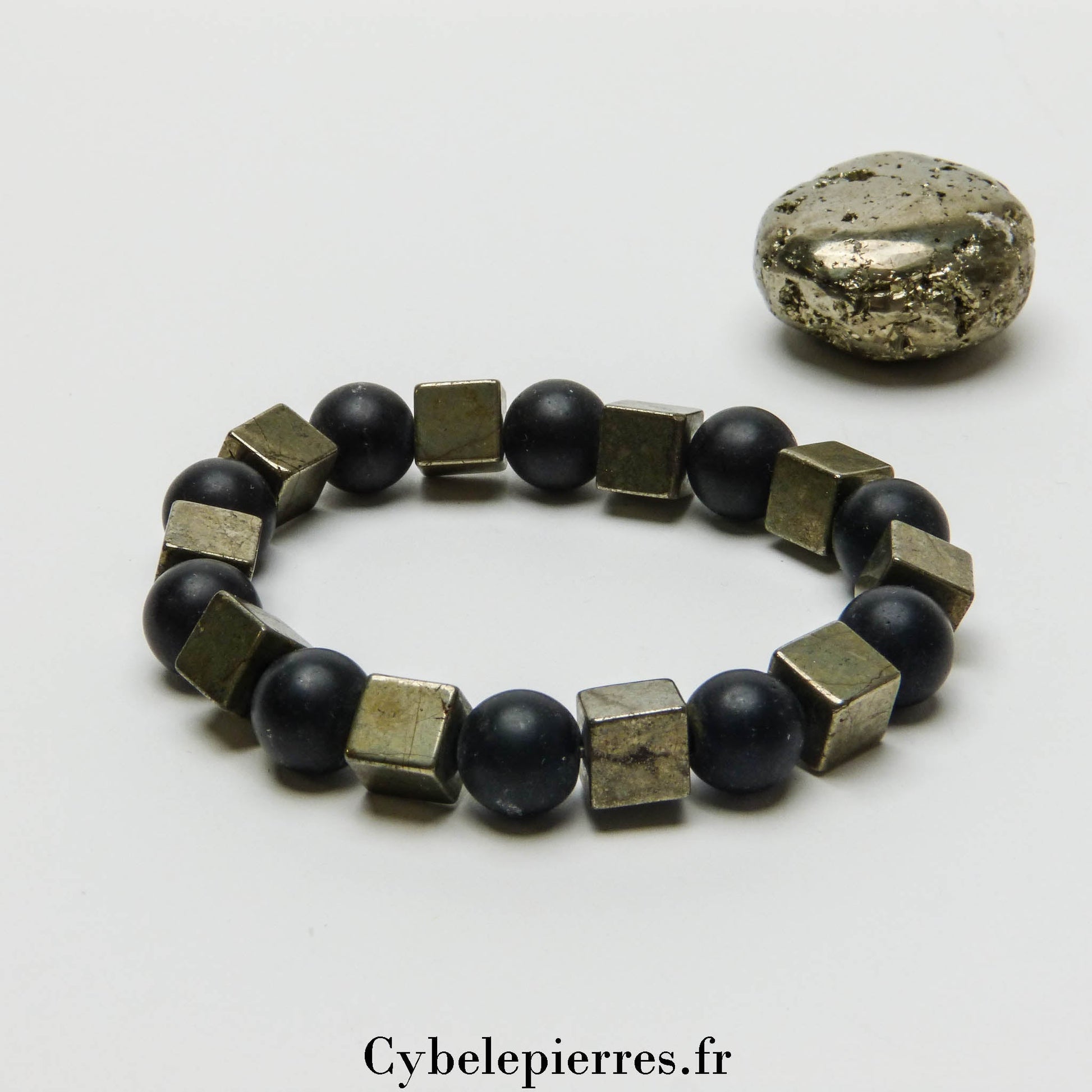 Bracelet Force - Pyrite carrée et Onyx mat (10mm) - 18cm | Protection et Résilience - Cybele Pierres
