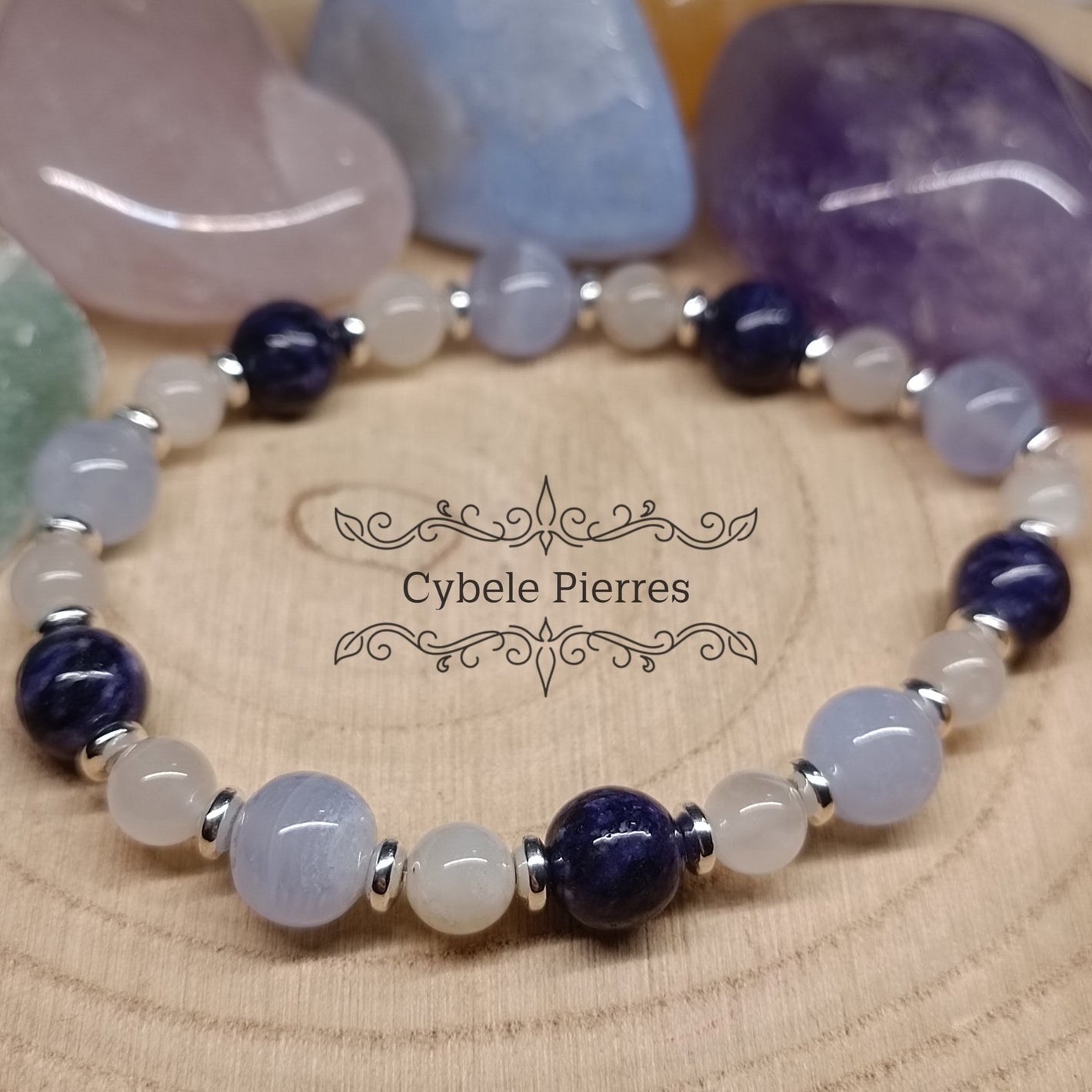 Bracelet Océan Calme - Calcédoine bleue, Charoïte et Pierre de Lune (6 et 8mm) - 18cm - Cybele Pierres