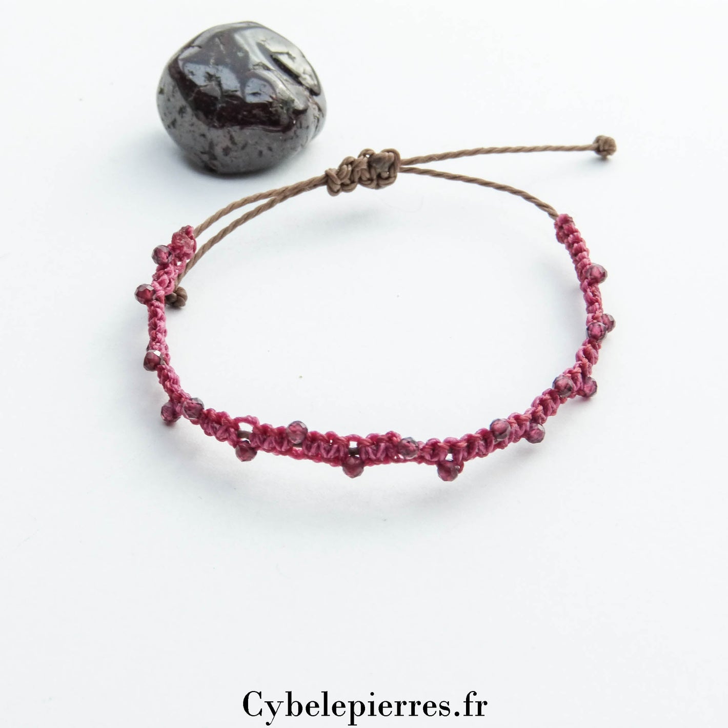 Bracelet réglable micro - macramé - Grenat facetté (3mm) | Énergie et Passion - Cybele Pierres