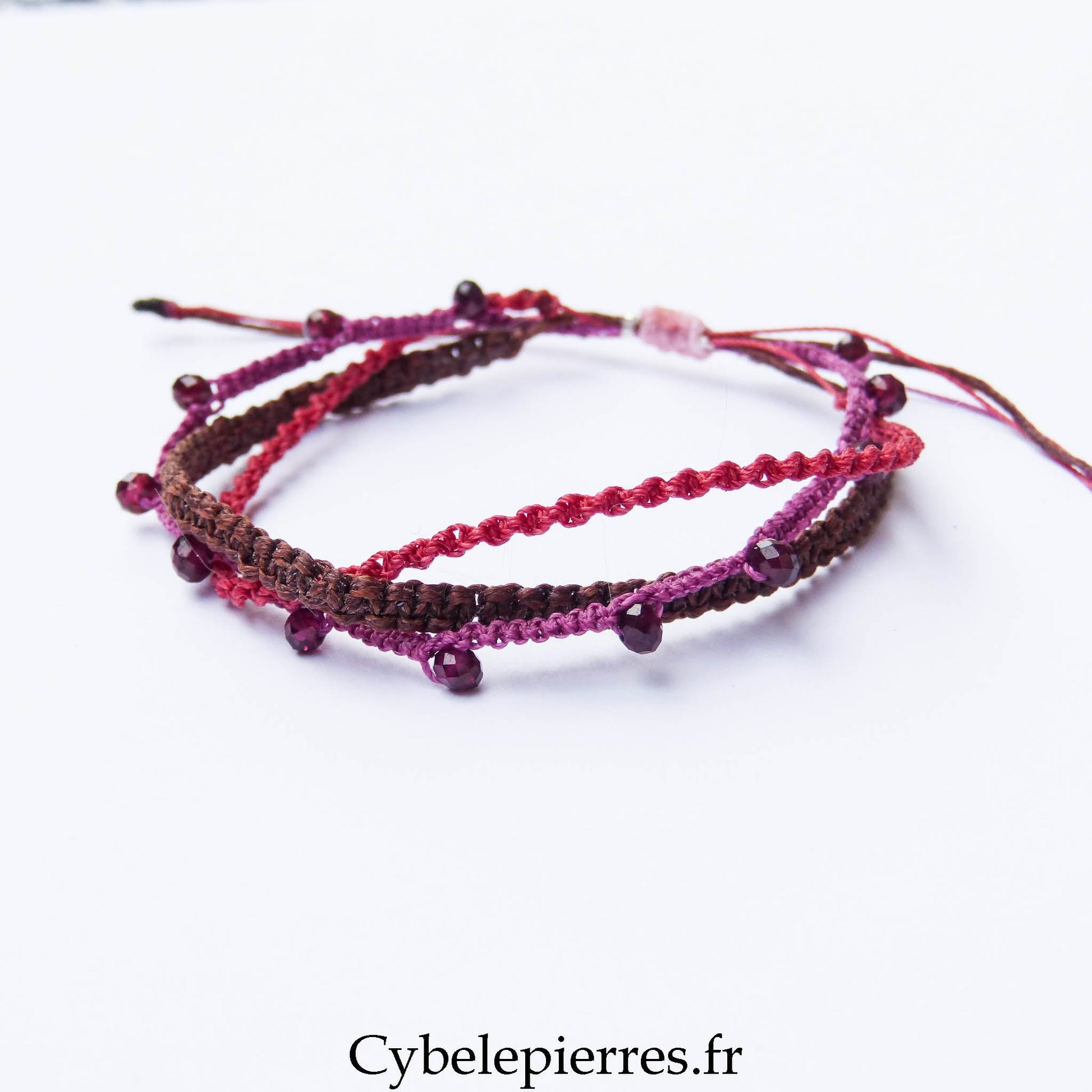Bracelet “Trio Estival – Intensité Framboise” – micro macramé & grenat facetté - Cybele Pierres