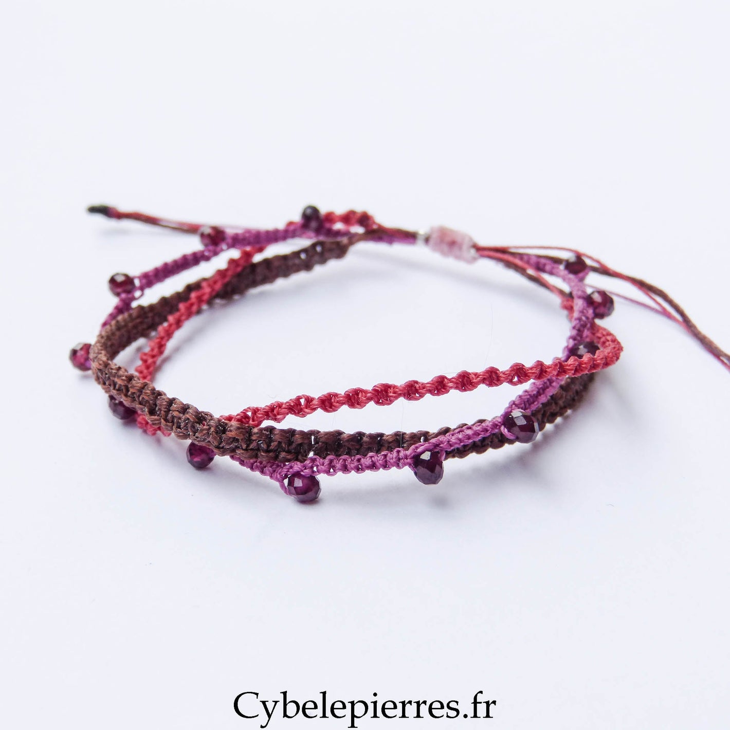 Bracelet “Trio Estival – Intensité Framboise” – micro macramé & grenat facetté - Cybele Pierres