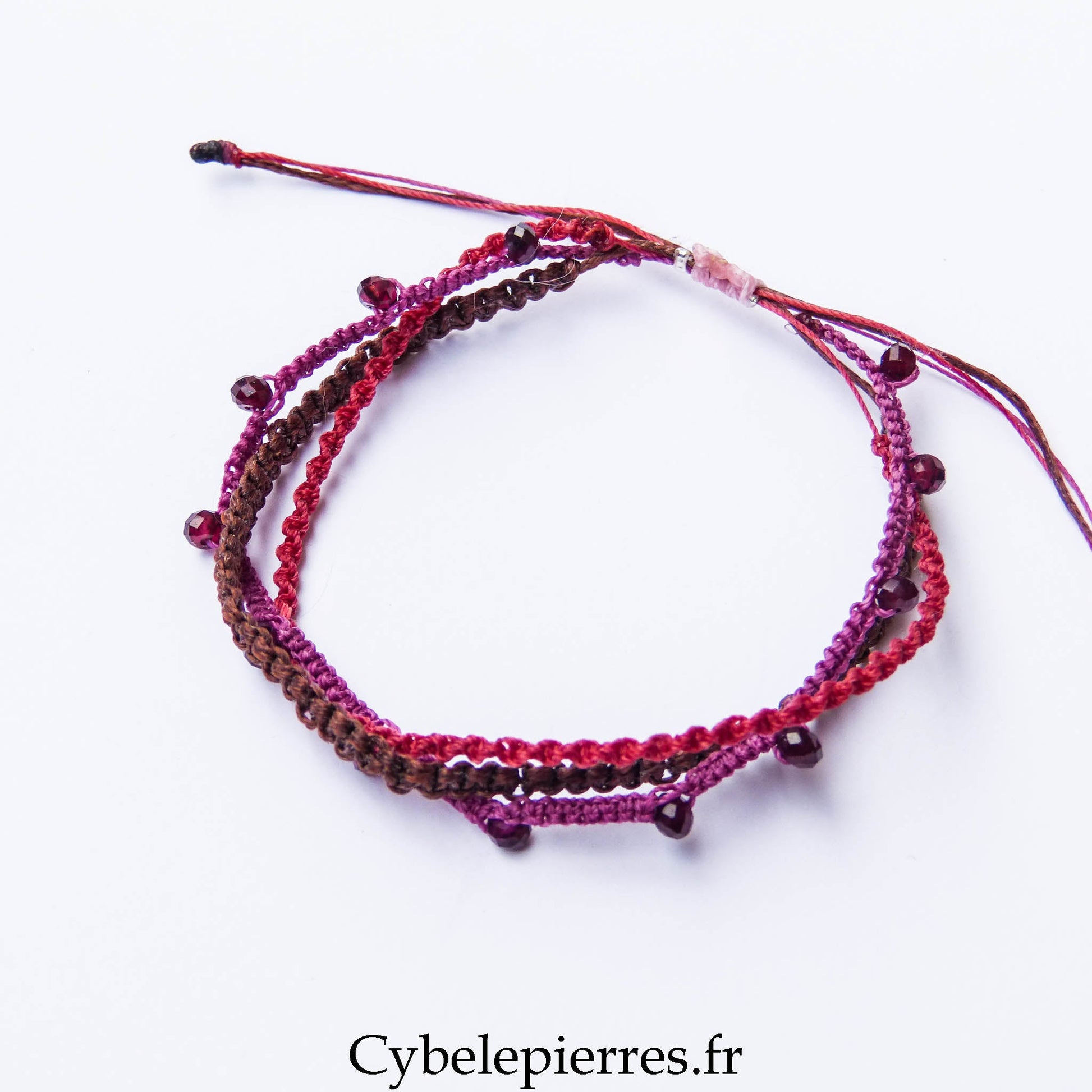 Bracelet “Trio Estival – Intensité Framboise” – micro macramé & grenat facetté - Cybele Pierres