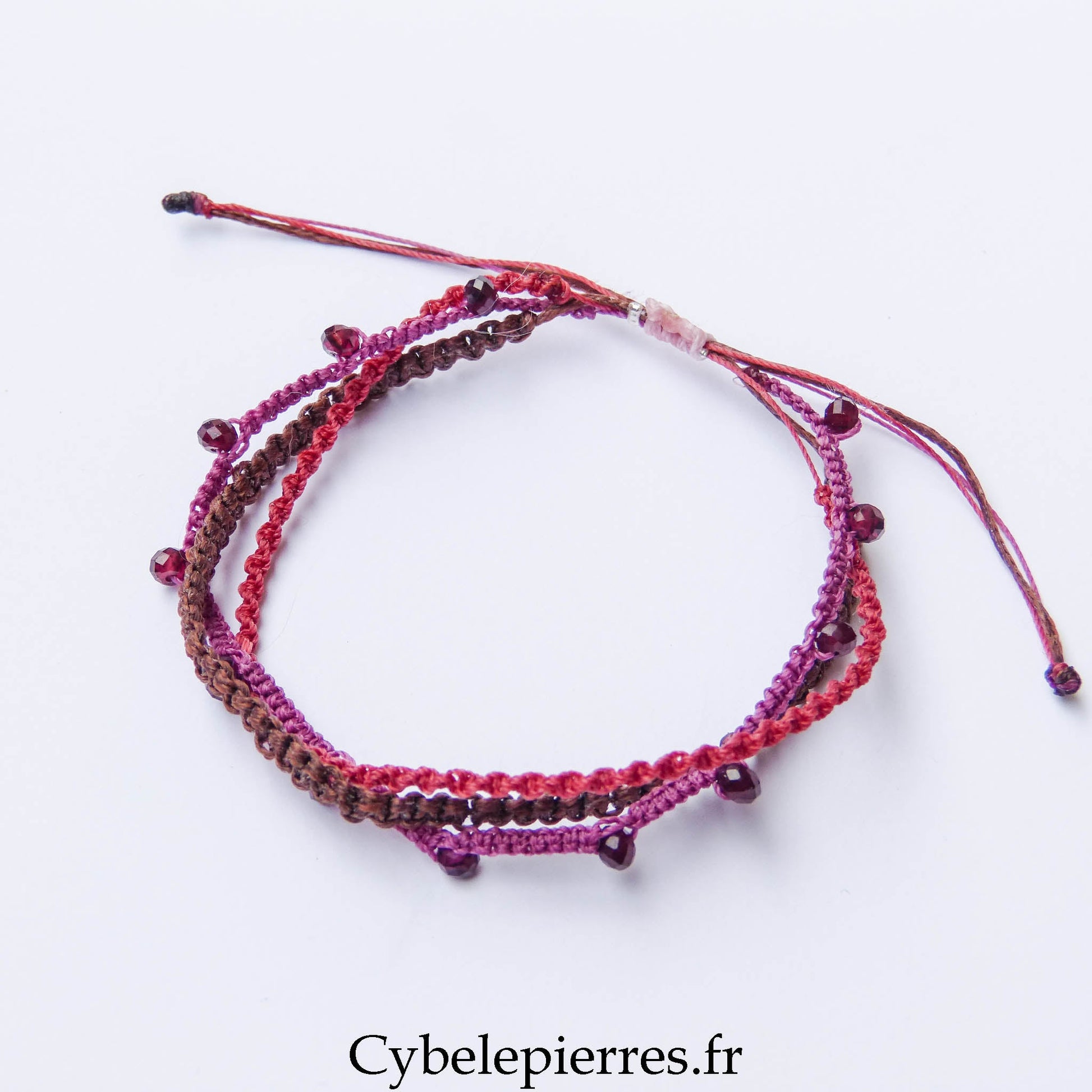 Bracelet “Trio Estival – Intensité Framboise” – micro macramé & grenat facetté - Cybele Pierres