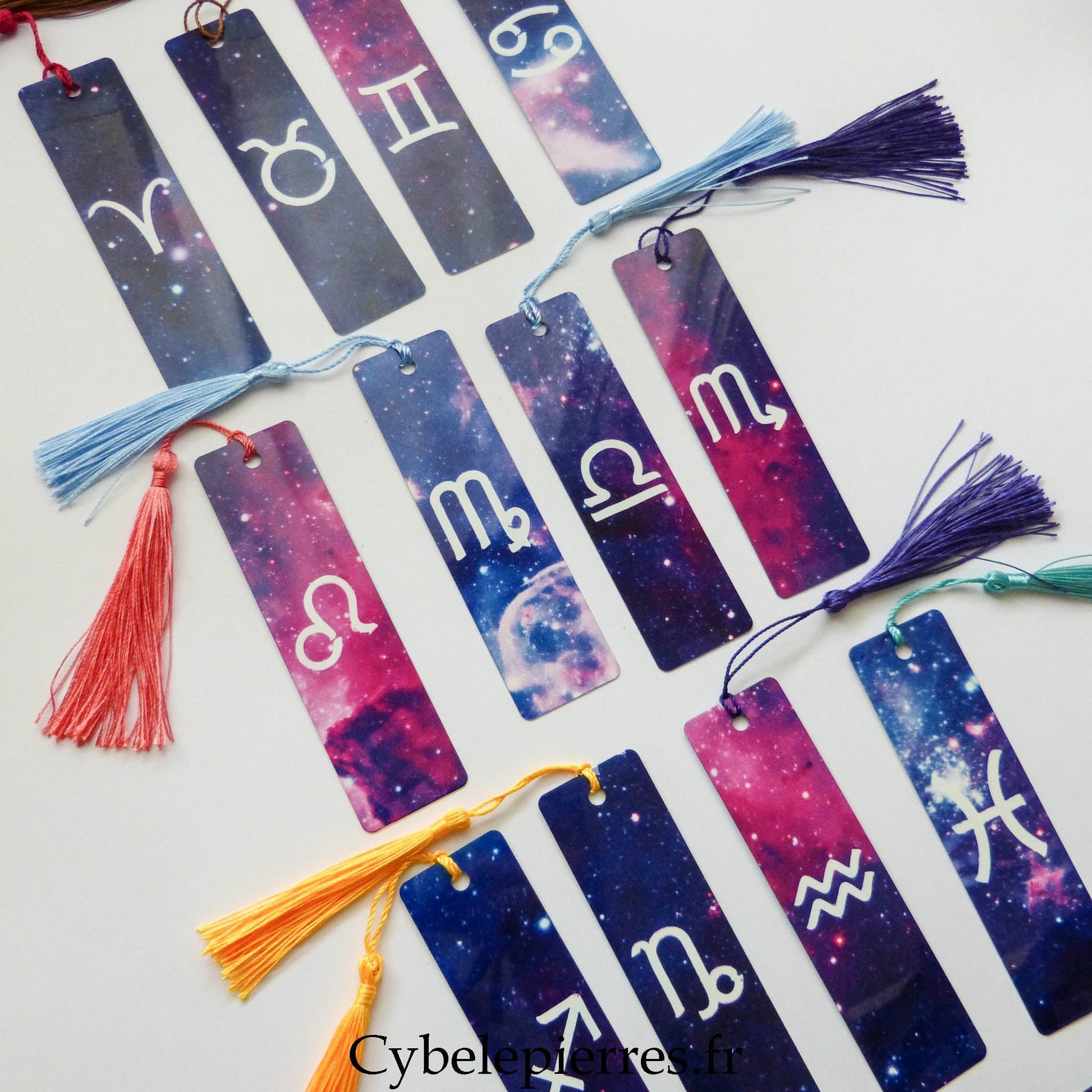 Marque - Pages Astro en Aluminium – 12 Signes du Zodiaque | Fond Galaxie - Cybele Pierres