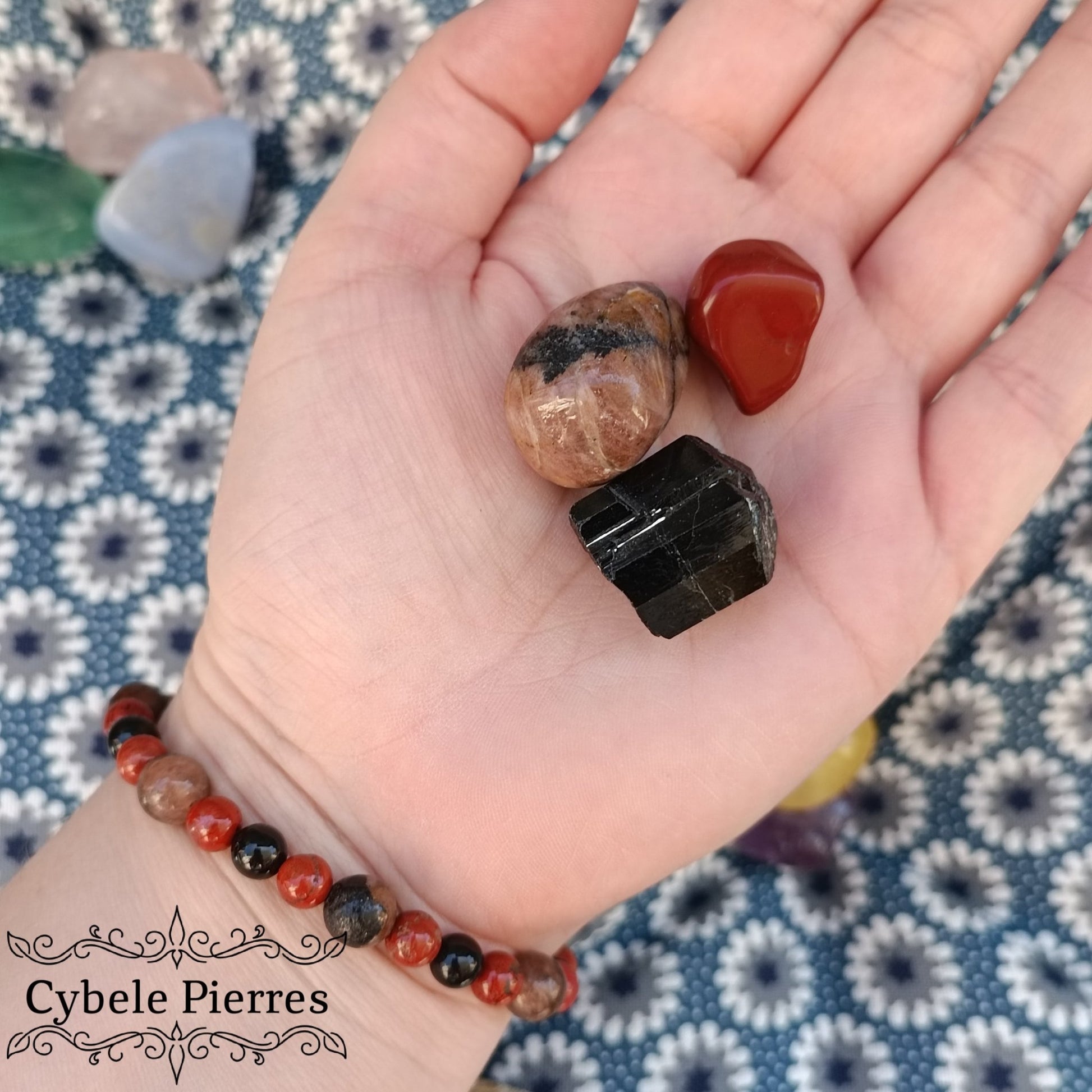 Bracelet "Je Garde les pieds sur Terre/Ancrage" - Chiastolite, Jaspe rouge et Tourmaline (6 et 8mm) - 18cm - Cybele Pierres