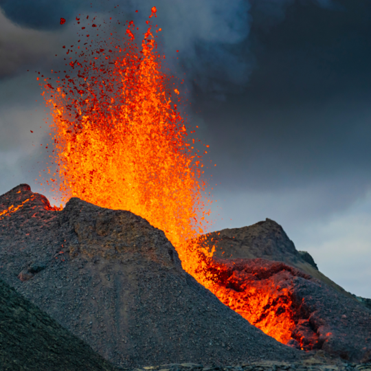 formation des mineraux avec un volcan