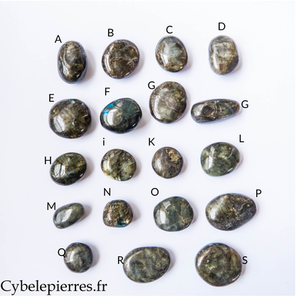 Galet Labradorite – 40 à 121 g | Pierre naturelle de protection et d’intuition – Madagascar