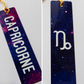 Marque-Pages Astro en Aluminium – 12 Signes du Zodiaque | Fond Galaxie
