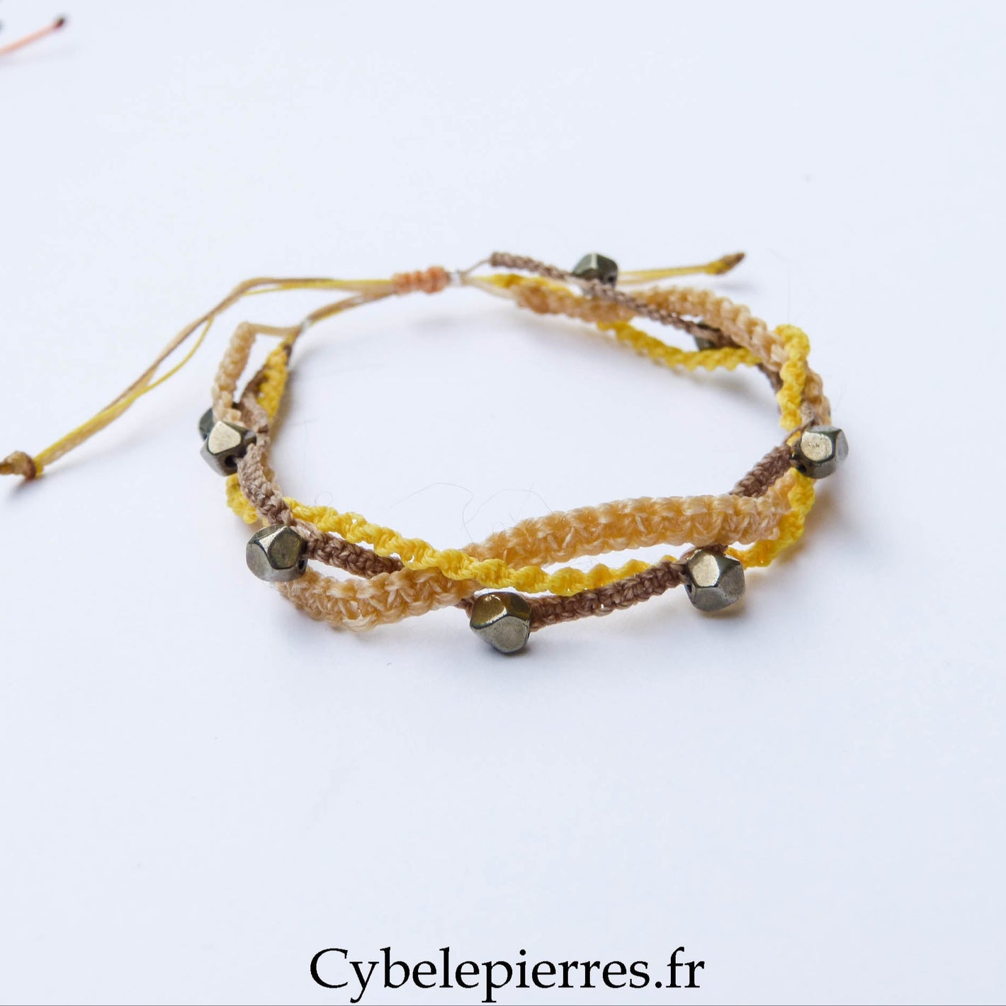 Bracelet “Trio Estival – Éclat Terre” – micro macramé & pyrite facettée