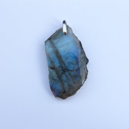 Pendentif Labradorite semi-polie (4cm)