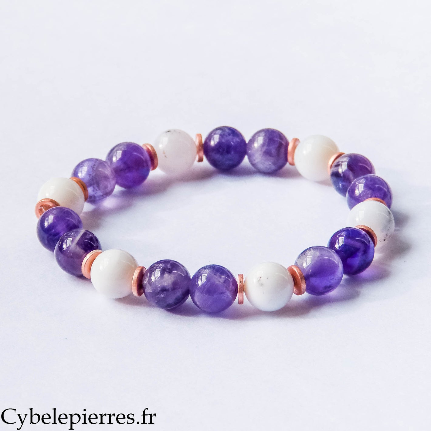 Bracelet Sérénité – Opale laiteuse et Améthyste (10 mm) – 19 cm | Calme et Clarté