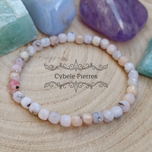Charger l&#39;image dans la galerie, Bracelet Opale rose carré facettée (6mm)- 18cm