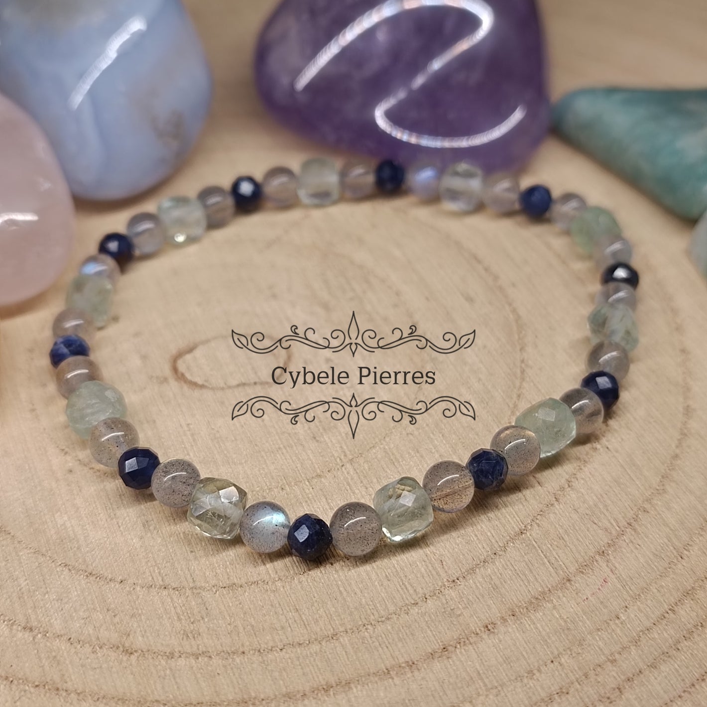 Bracelet Tranquillité Profonde: Fluorine carré facetté, Labradorite et Sodalite facetté (3 et 4mm)- 18cm