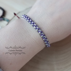 Bracelet Réglable Micro-Macramé Métallisé | Élégance et Raffinement