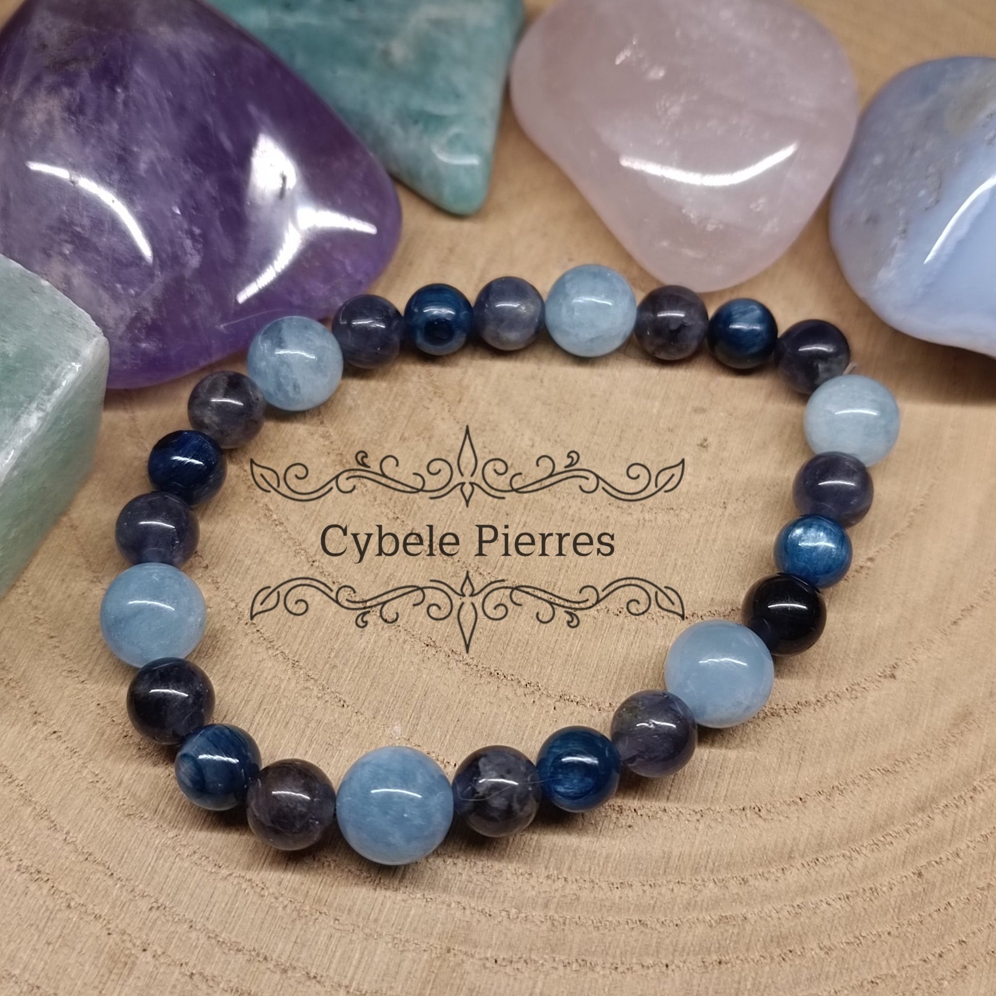 Bracelet La tête dans les nuages : Aigue - marine, Cyanite et Iolite (6mm et 8mm) - 17cm - Cybele Pierres