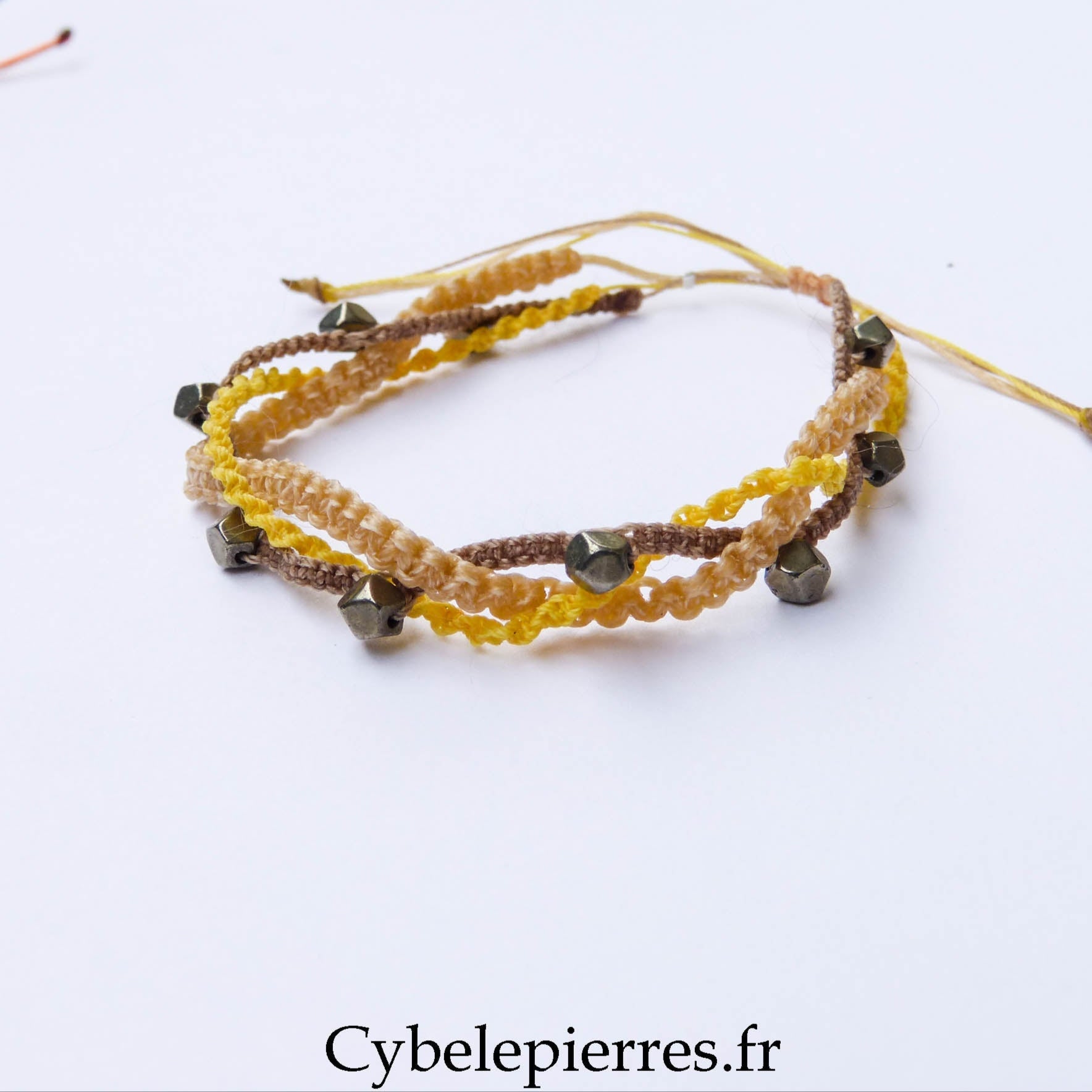 Bracelet “Trio Estival – Éclat Terre” – micro macramé & pyrite facettée - Cybele Pierres