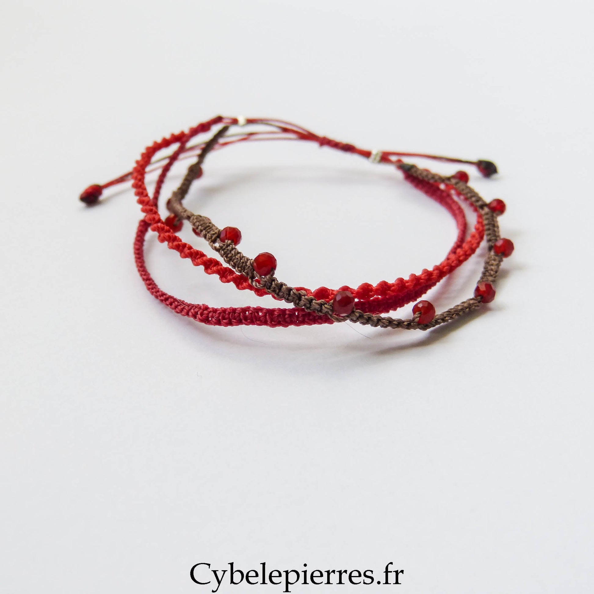 Bracelet “Trio Estival – Fruits Rouges” – micro macramé & cornaline - Cybele Pierres
