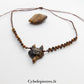Collier macramé réglable - Tête de loup en Œil de Tigre (4cm) et perles facettées (4mm) | Protection et Force - Cybele Pierres