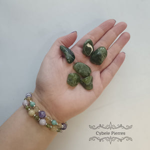 Idocrase Extra ("Vésuvianite") - Pierre roulée - Inde | Clarté et Introspection - Cybele Pierres