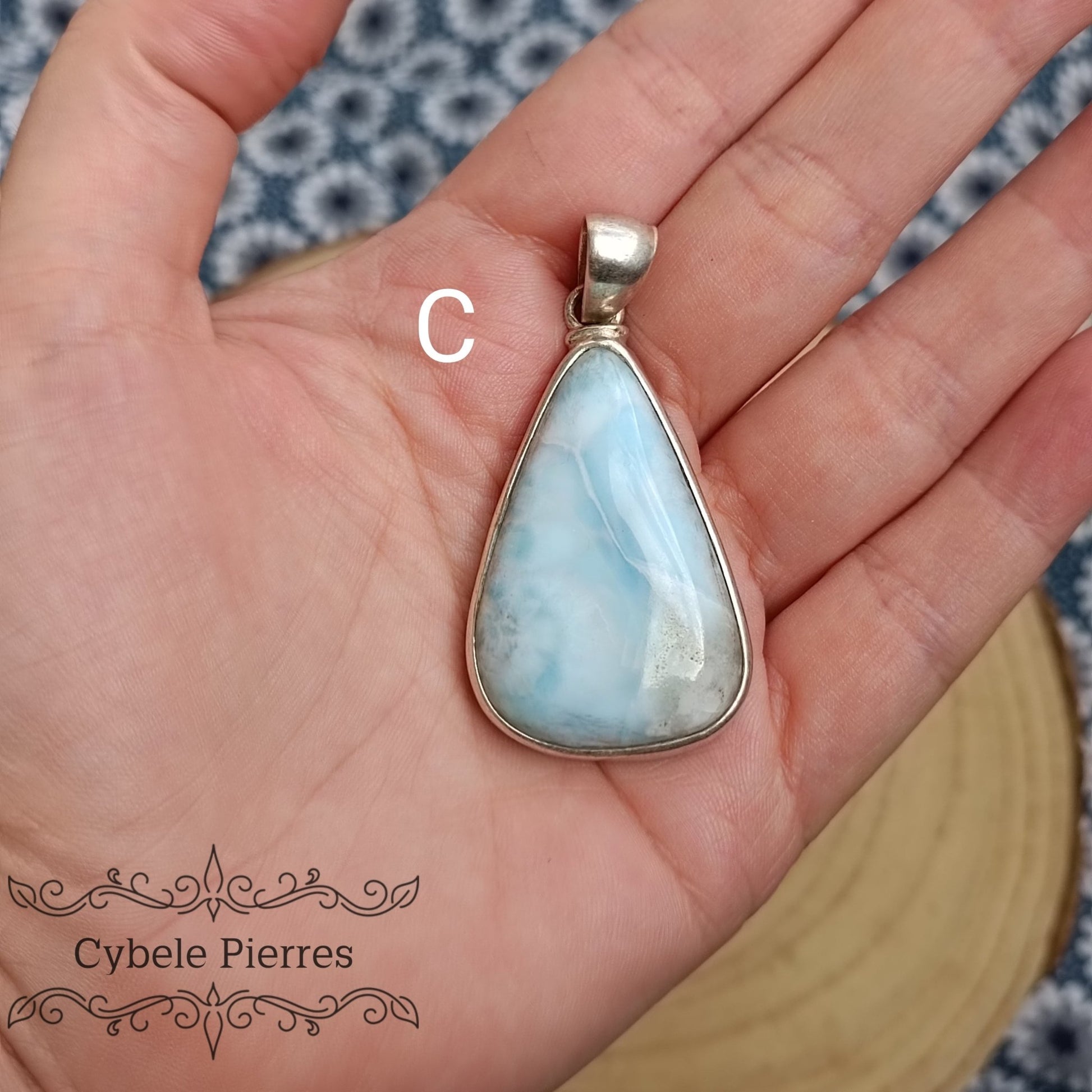 Pendentif Larimar Extra – 40mm | Apaisement et Clarté intérieure - Cybele Pierres