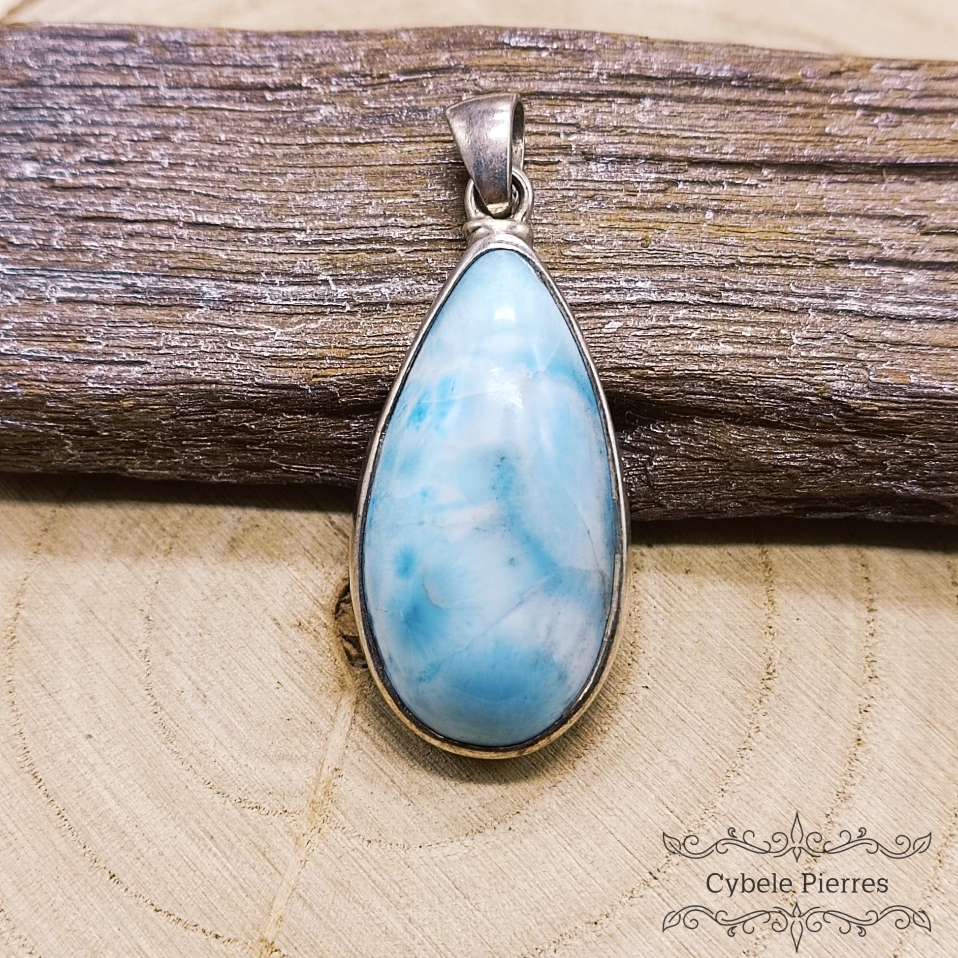 Pendentif Larimar Extra (40mm) - Sérénité et Harmonie - Cybele Pierres