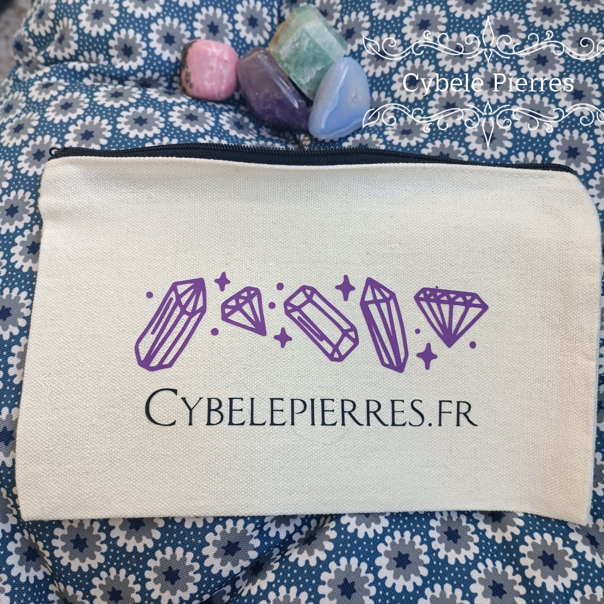 Pochette en coton By Cybèle Pierres - "Jamais sans mes cailloux" | Édition Limitée - Cybele Pierres