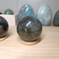 Sphère Labradorite (6 cm) – Intuition et Créativité | Madagascar - Cybele Pierres
