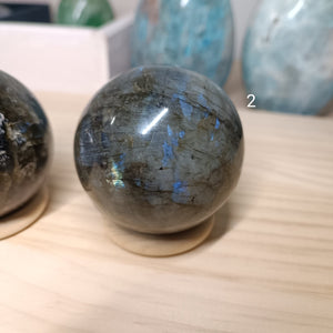 Sphère Labradorite (6 cm) – Intuition et Créativité | Madagascar - Cybele Pierres