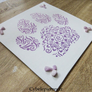 Tableau Empreinte Fleurie – Infusible Ink & Kunzite sur Toile Coton (25×25 cm) - Cybele Pierres